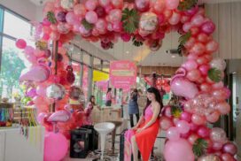 ซุ้มลูกโป่งสีชมพูฟามิงโก้