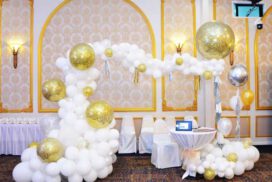 ซุ้มลูกโป่งสีขาวทอง